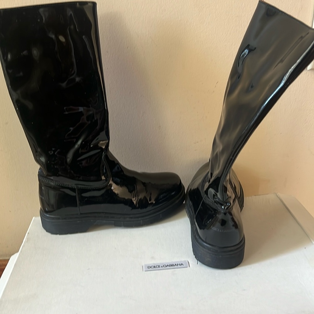 Dolce Gabbana girl boots Italy size 32 black